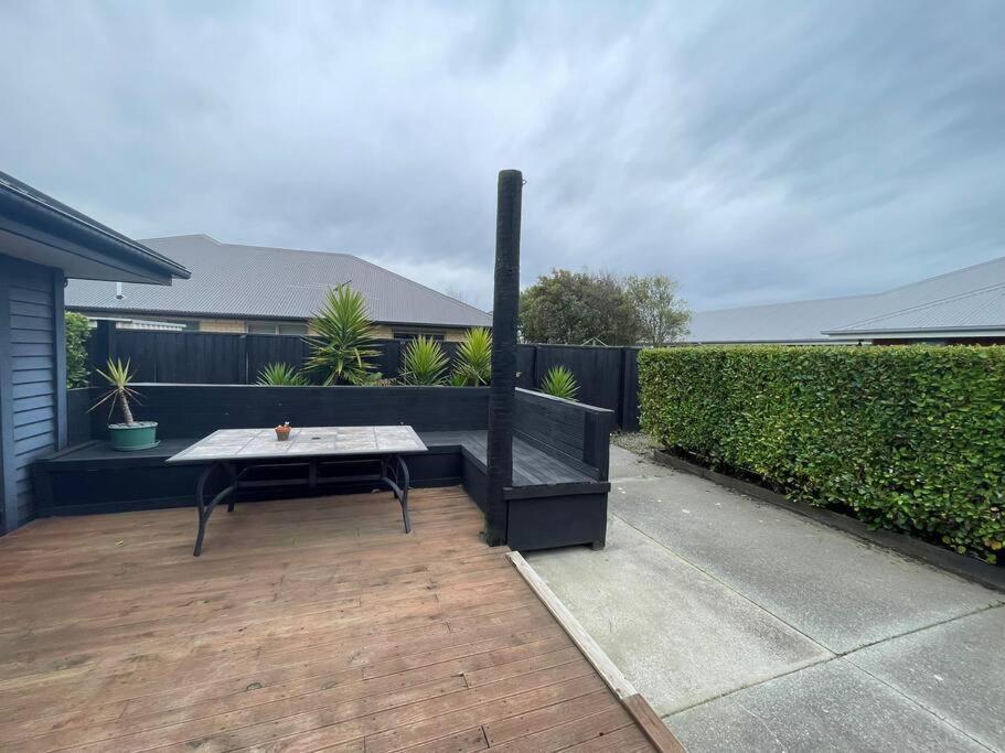 Spacious 4 Bed Family * Christchurch