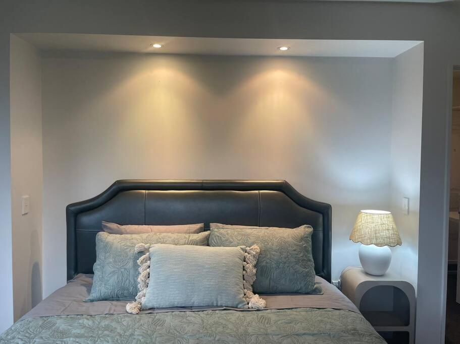 Spacious 4 Bed Family * Christchurch