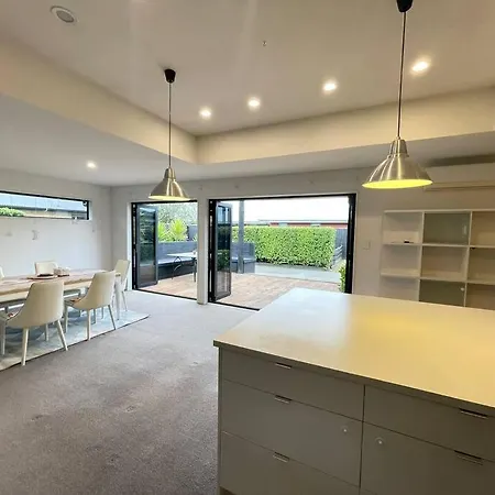 Spacious 4 Bed Family Home Christchurch Exterior photo